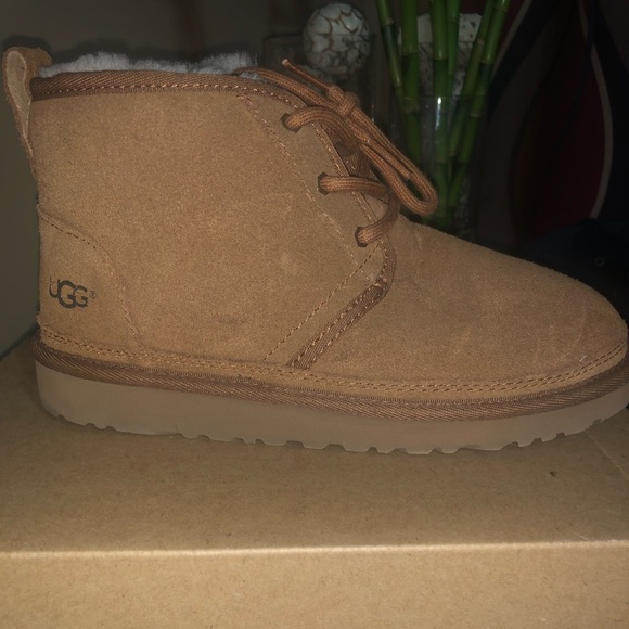 UGG Other - Uggs neumel chestnut